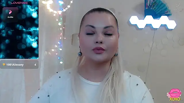 Snapshot of JewellKiss7 chatting on May 16, 1:32 pm JewellKiss7 online show from May 16, 1:32 pm