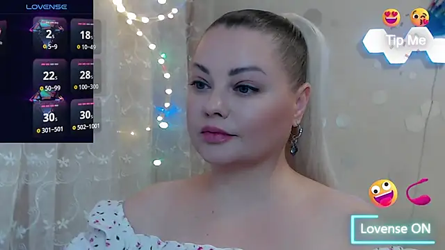 Snapshot of JewellKiss7 chatting on June 9, 5:46 pm JewellKiss7 online show from June 9, 5:46 pm