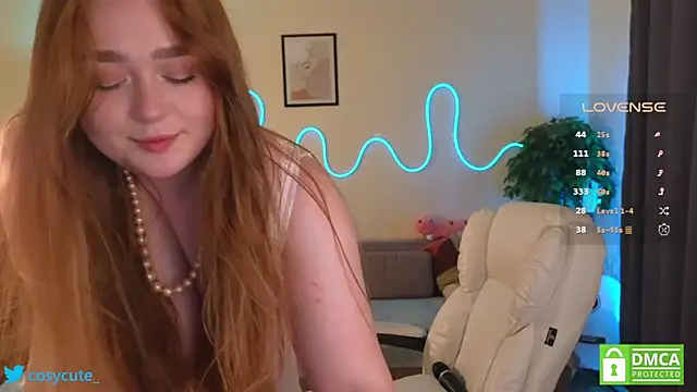 Snapshot of cosycute_ chatting on February 7, 9:58 pm cosycute online show from February 7, 9:58 pm