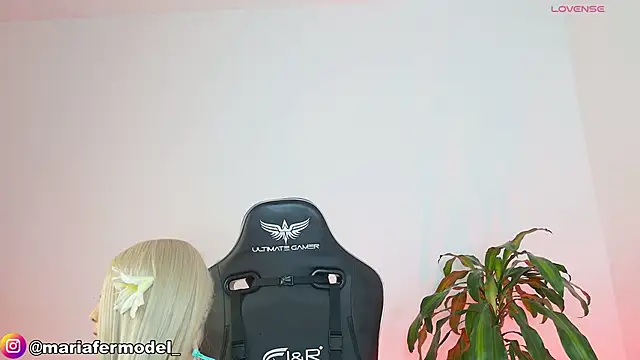 Snapshot of Mariafer05 chatting on February 18, 4:36 pm Mariafer05 online show from February 18, 4:36 pm