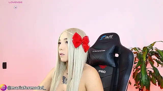 Snapshot of Mariafer05 chatting on March 3, 4:02 pm Mariafer05 online show from March 3, 4:02 pm