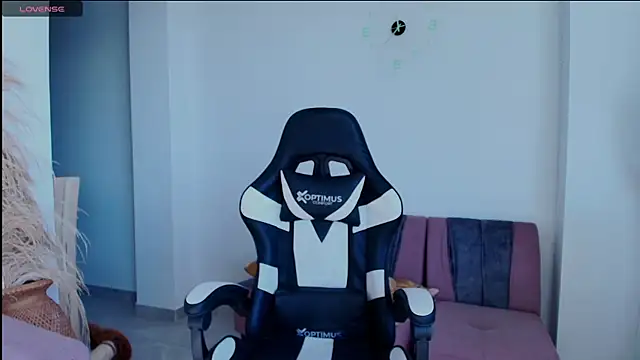 Snapshot of -Sofii_ chatting on July 6, 8:22 pm -Sofii online show from July 6, 8:22 pm