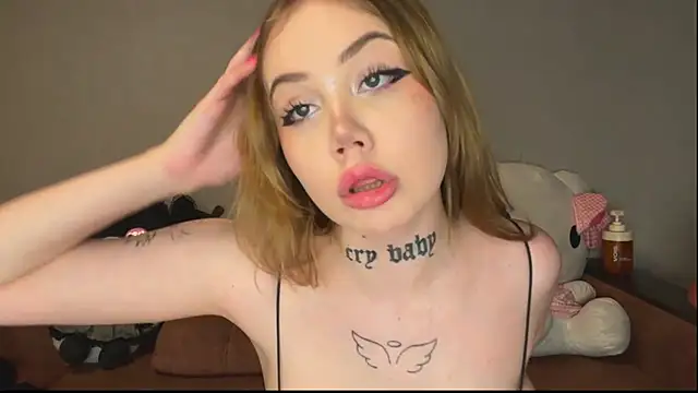 hanna cry baby online show from February 10, 8:24 pm