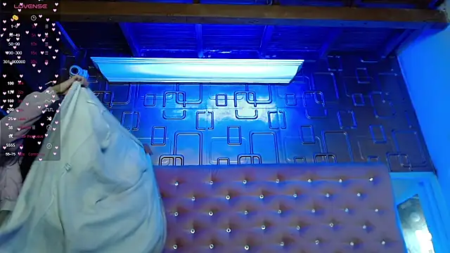 Molly gomez  online show from February 16, 7:49 pm