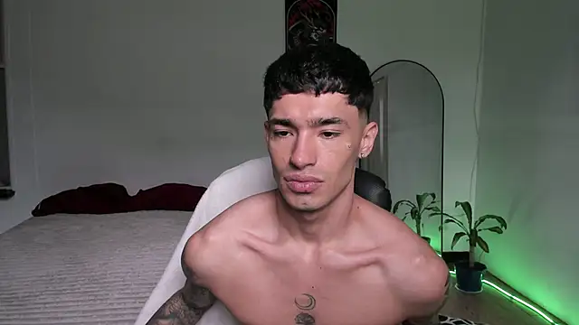 Damon  333 online show from April 17, 9:51 pm