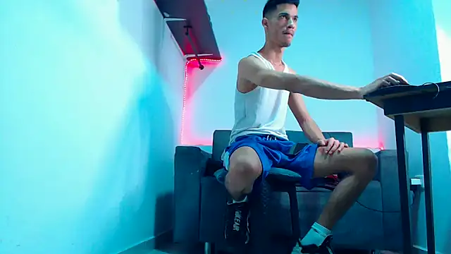 Snapshot of mastersmits chatting on February 1, 12:20 am mastersmits online show from February 1, 12:20 am