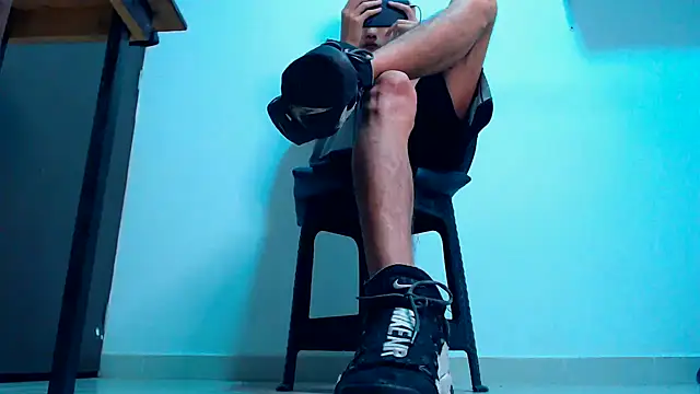 Snapshot of mastersmits chatting on February 21, 12:44 am mastersmits online show from February 21, 12:44 am