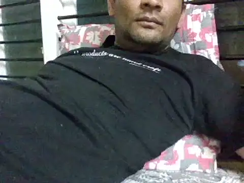 Snapshot of NiceBoy9099 chatting on January 2, 5:39 pm NiceBoy9099 online show from January 2, 5:39 pm