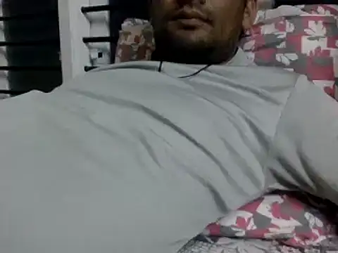 Snapshot of NiceBoy9099 chatting on February 12, 6:40 pm NiceBoy9099 online show from February 12, 6:40 pm