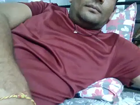 Snapshot of NiceBoy9099 chatting on March 6, 5:43 pm NiceBoy9099 online show from March 6, 5:43 pm