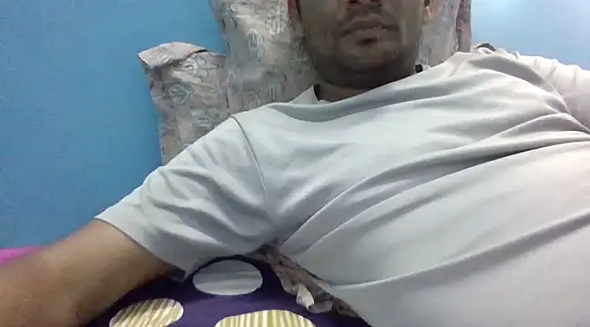 Snapshot of NiceBoy9099 chatting on March 9, 9:24 am NiceBoy9099 online show from March 9, 9:24 am