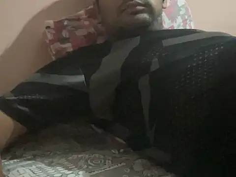 Snapshot of NiceBoy9099 chatting on October 18, 5:03 pm NiceBoy9099 online show from October 18, 5:03 pm