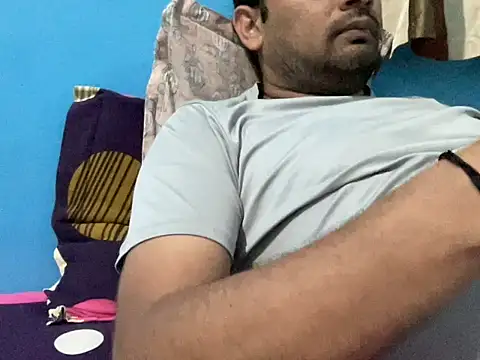 Snapshot of NiceBoy9099 chatting on November 8, 8:14 am NiceBoy9099 online show from November 8, 8:14 am