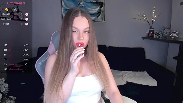 Snapshot of wwildfox chatting on January 14, 3:15 pm wwildfox online show from January 14, 3:15 pm