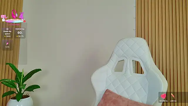 EmilyRive online show from November 13, 9:52 am