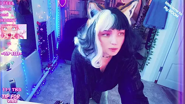 Snapshot of Toxic_Ellies chatting on December 18, 10:51 am Toxic Ellies online show from December 18, 10:51 am