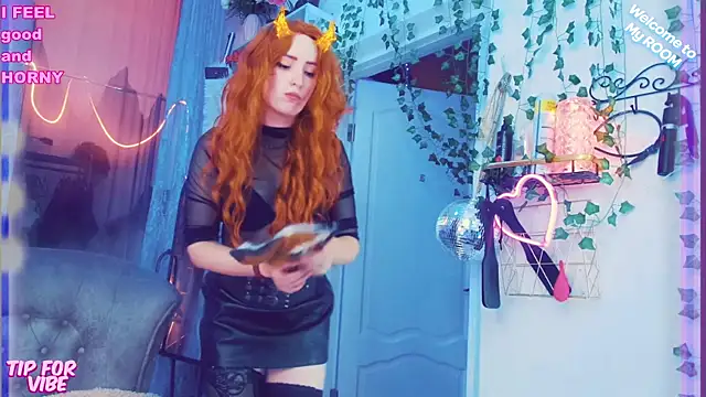 Snapshot of Toxic_Ellies chatting on December 29, 3:46 pm Toxic Ellies online show from December 29, 3:46 pm