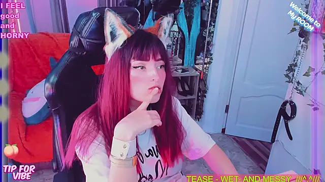 Snapshot of Toxic_Ellies chatting on March 14, 11:01 am Toxic Ellies online show from March 14, 11:01 am