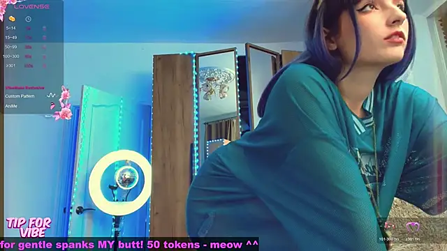 Snapshot of Toxic_Ellies chatting on November 22, 1:54 pm Toxic Ellies online show from November 22, 1:54 pm