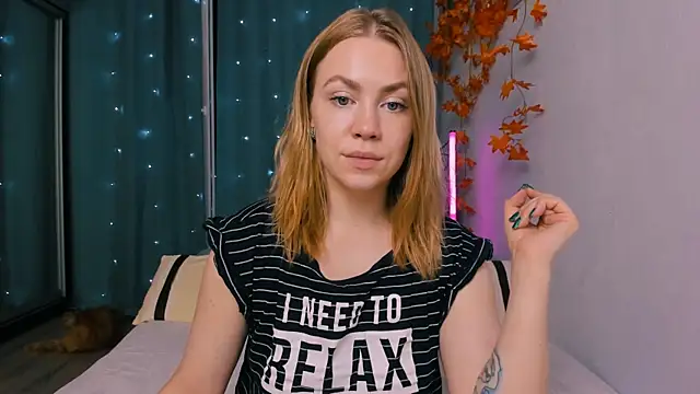 InsatiableFoxX online show from September 19, 7:25 pm