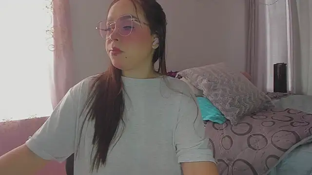 Snapshot of HARLEYNAPIER chatting on April 27, 7:45 pm HARLEYNAPIER online show from April 27, 7:45 pm