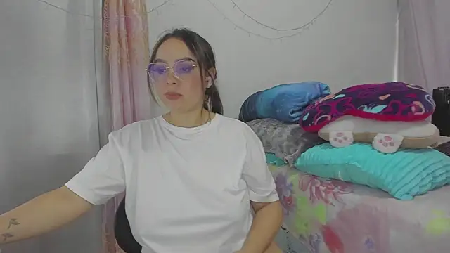 Snapshot of HARLEYNAPIER chatting on May 23, 9:08 pm HARLEYNAPIER online show from May 23, 9:08 pm