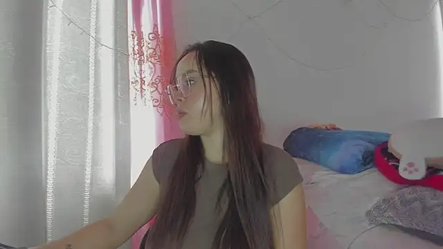 Snapshot of HARLEYNAPIER chatting on May 31, 9:05 pm HARLEYNAPIER online show from May 31, 9:05 pm