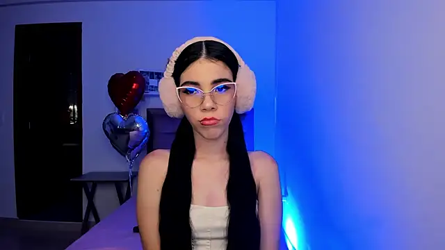 Snapshot of sofi_cute01 chatting on February 15, 11:03 pm sofi cute01 online show from February 15, 11:03 pm