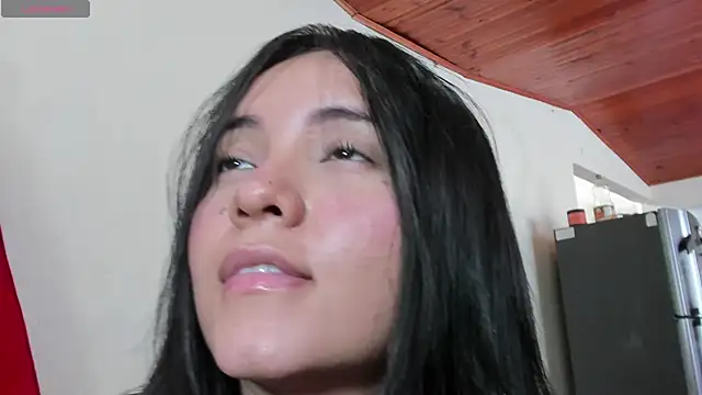 Snapshot of Cuty_sexy_hot chatting on June 3, 2:33 pm Cuty sexy hot online show from June 3, 2:33 pm
