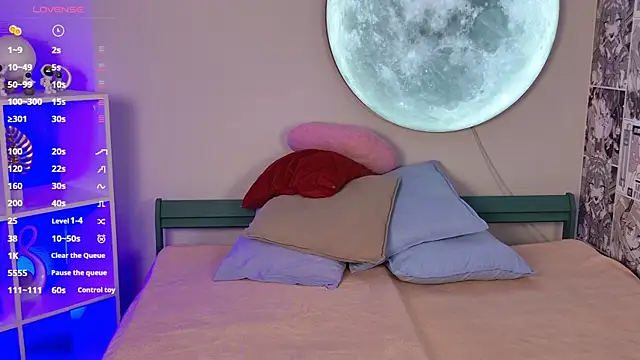 Snapshot of Alice__grace chatting on December 2, 9:39 pm Alice grace online show from December 2, 9:39 pm