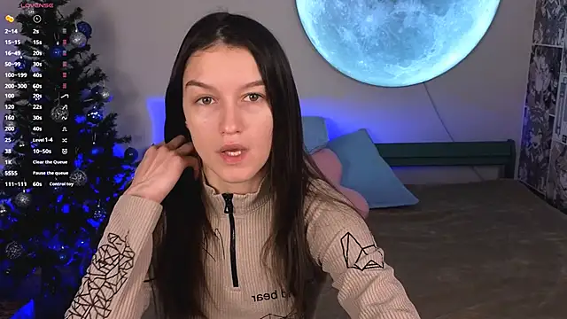 Snapshot of Alice__grace chatting on December 25, 9:43 pm Alice grace online show from December 25, 9:43 pm