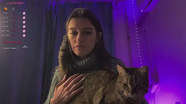 Snapshot of Alice__grace chatting on February 23, 6:12 pm Alice grace online show from February 23, 6:12 pm