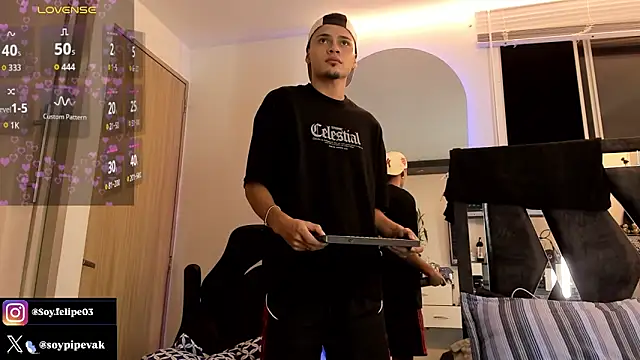 soyander03  online show from March 14, 7:58 am