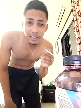 Snapshot of HomeTrypsin chatting on March 4, 4:40 am HomeTrypsin online show from March 4, 4:40 am