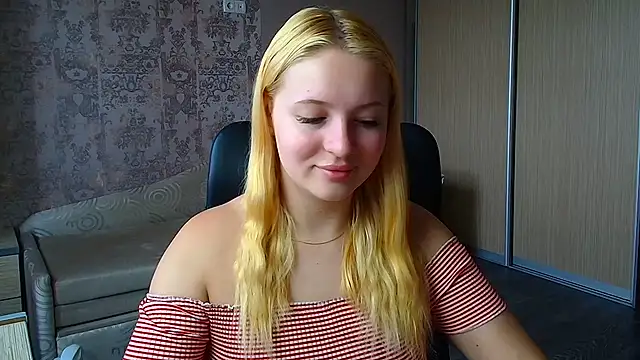 Snapshot of Milka_kiss_ chatting on June 6, 9:36 am Milka kiss online show from June 6, 9:36 am