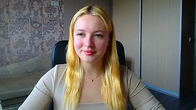 Snapshot of Milka_kiss_ chatting on June 25, 10:53 am Milka kiss online show from June 25, 10:53 am
