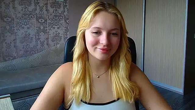 Snapshot of Milka_kiss_ chatting on July 6, 10:01 am Milka kiss online show from July 6, 10:01 am