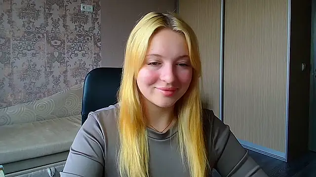 Snapshot of Milka_kiss_ chatting on July 8, 8:19 am Milka kiss online show from July 8, 8:19 am