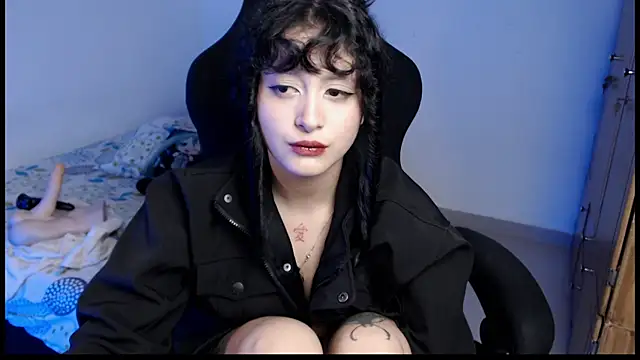 liz-beths online show from June 2, 10:39 am