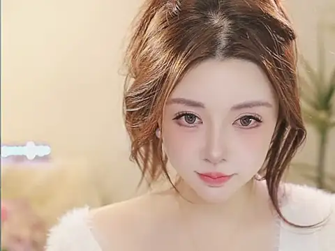 Qiaoqiao  online show from March 18, 10:29 am