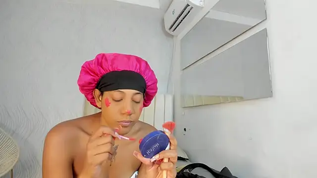 Snapshot of flavia_cruz chatting on May 7, 12:32 pm flavia cruz online show from May 7, 12:32 pm