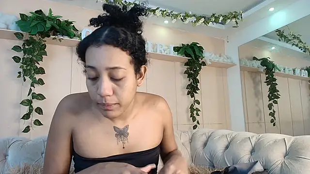 Snapshot of flavia_cruz chatting on May 31, 12:23 pm flavia cruz online show from May 31, 12:23 pm