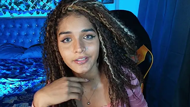 Snapshot of baby_kaliope chatting on February 18, 1:43 am baby kaliope online show from February 18, 1:43 am