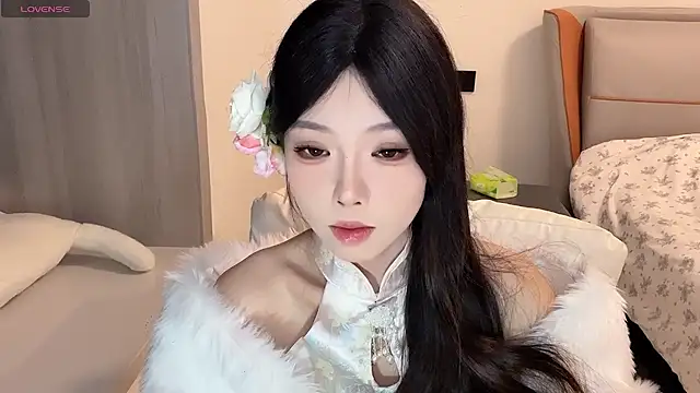 Snapshot of Q-ing chatting on December 19, 3:08 pm Q-ing online show from December 19, 3:08 pm