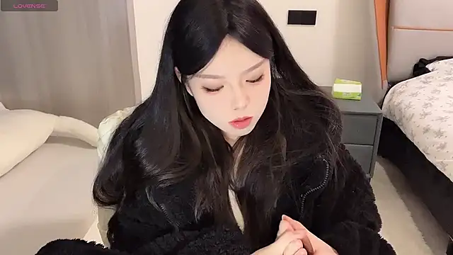 Snapshot of Q-ing chatting on December 25, 5:37 pm Q-ing online show from December 25, 5:37 pm