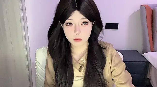 Snapshot of Q-ing chatting on March 10, 11:21 am Q-ing online show from March 10, 11:21 am