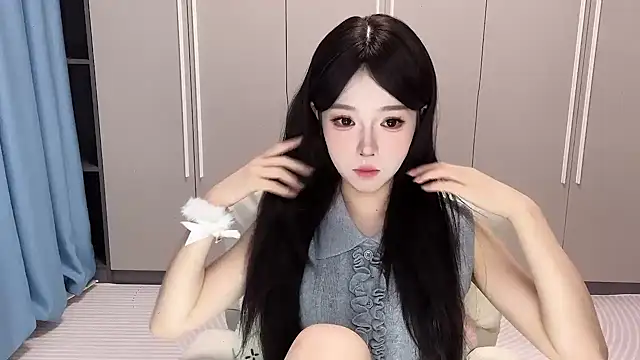 Snapshot of Q-ing chatting on September 14, 1:32 pm Q-ing online show from September 14, 1:32 pm