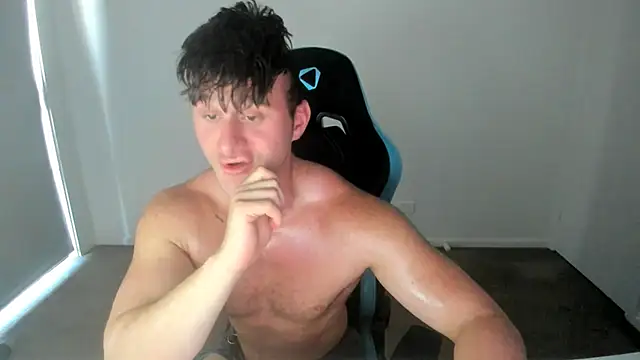 Snapshot of _DownUnderFit_ chatting on October 28, 2:26 am  DownUnderFit  online show from October 28, 2:26 am