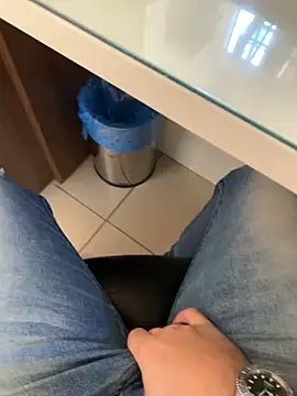 Snapshot of smithrosinha chatting on January 21, 6:34 pm smithrosinha online show from January 21, 6:34 pm