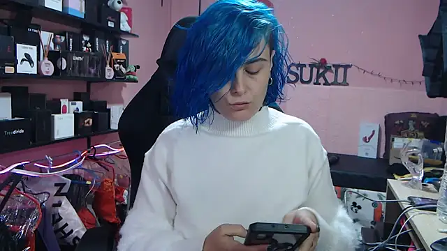 Snapshot of sukii93 chatting on April 12, 4:01 pm sukii93 online show from April 12, 4:01 pm